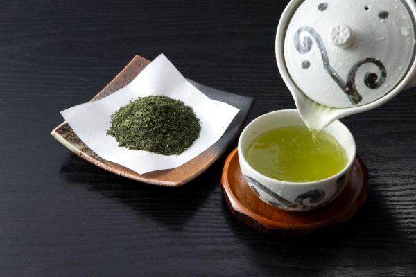 宝和園の純金茶（日本茶に加賀金箔をブレンドした緑茶）
