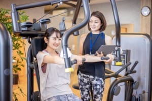 緑茶は筋トレに効く？脂肪燃焼・筋肉回復・集中力をカテキンで解説【2026年】