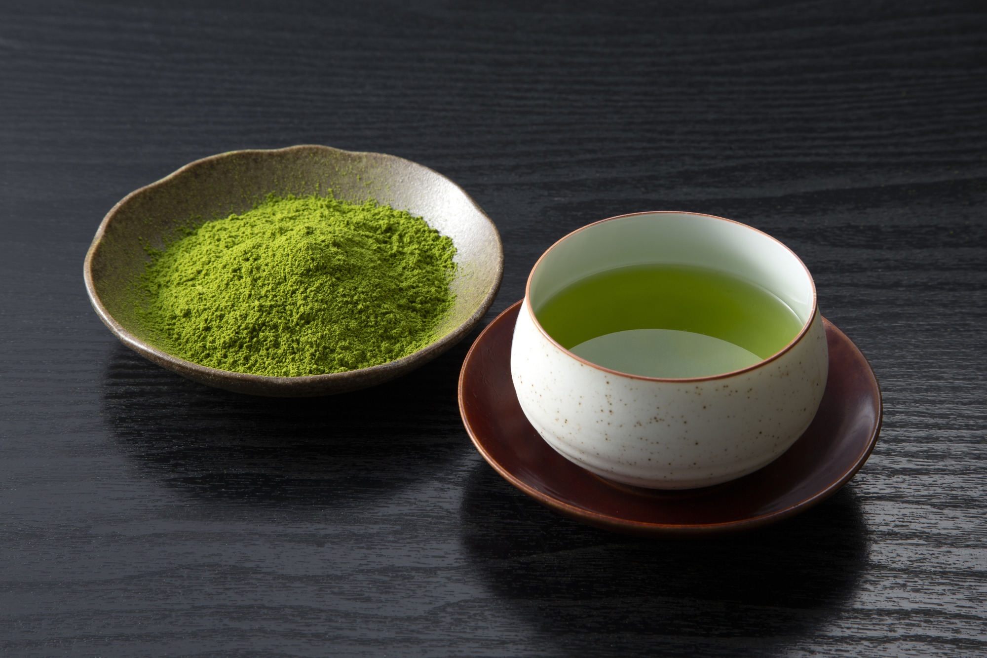 宝和園のべにふうきの茶葉とお茶