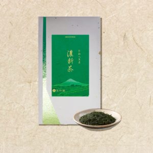 静岡県産プレミアムブレンド茶のパッケージと茶葉